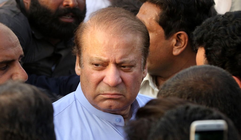 Musharraf, as army chief, toppled the government of former prime minister Nawaz Sharif (centre) in 1999. Photo: EPA