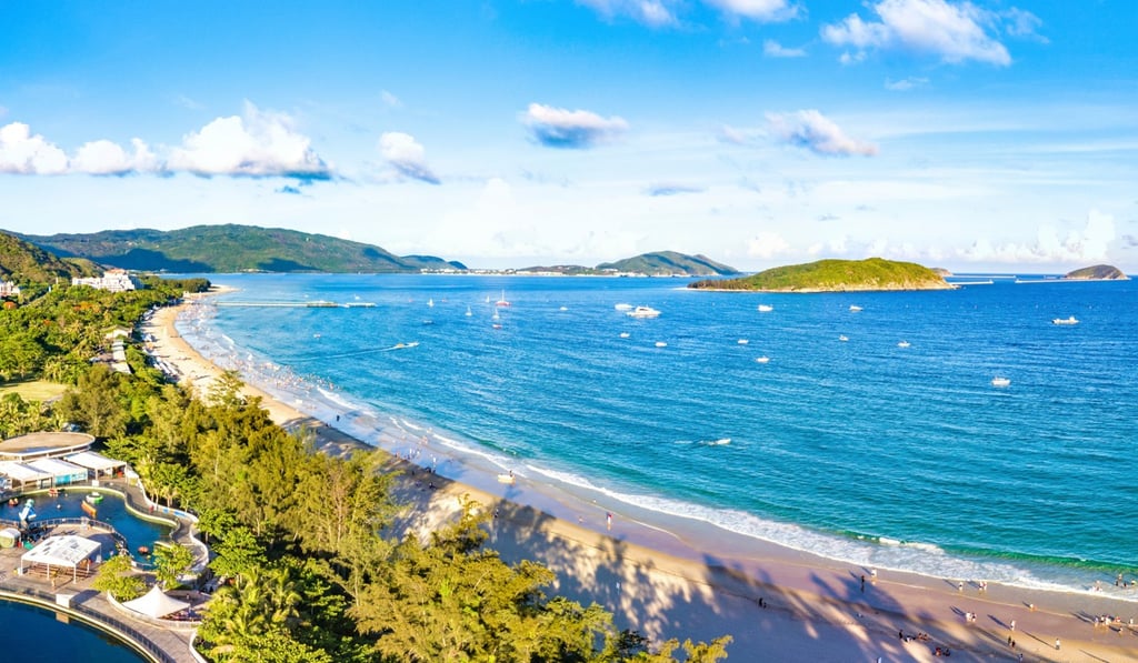 Yalong Bay in Sanya, known for its fine, sheltered curved beach, is a popular luxury holiday destination for families. Photo: Shutterstock /DreamArchitect