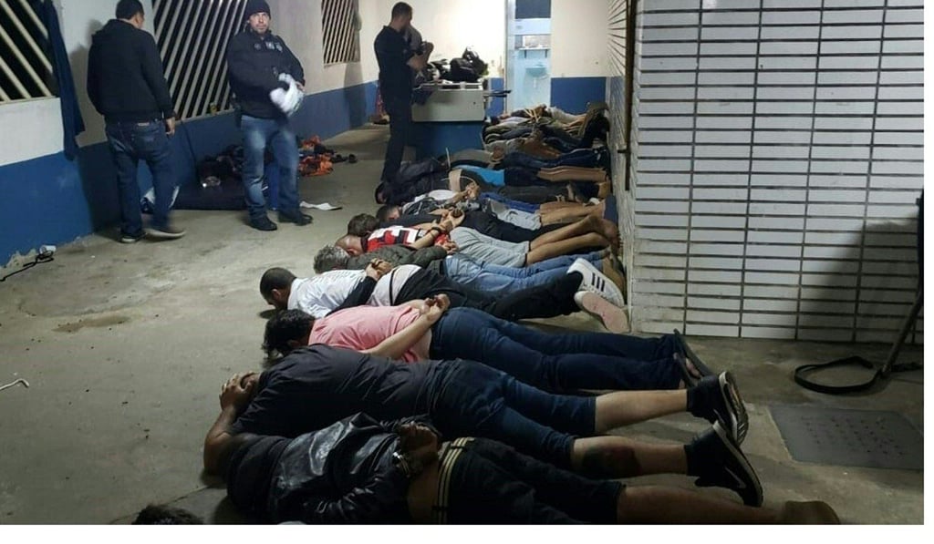 Police arrested 40 people including doctors, veterinarians, a military police officer, five foreigners and some teenagers involved in a dog fighting ring. Photo: AFP Police arrested 40 people including doctors, veterinarians, a military police officer, five foreigners and some teenagers involved in a dog fighting ring. Photo: AFP