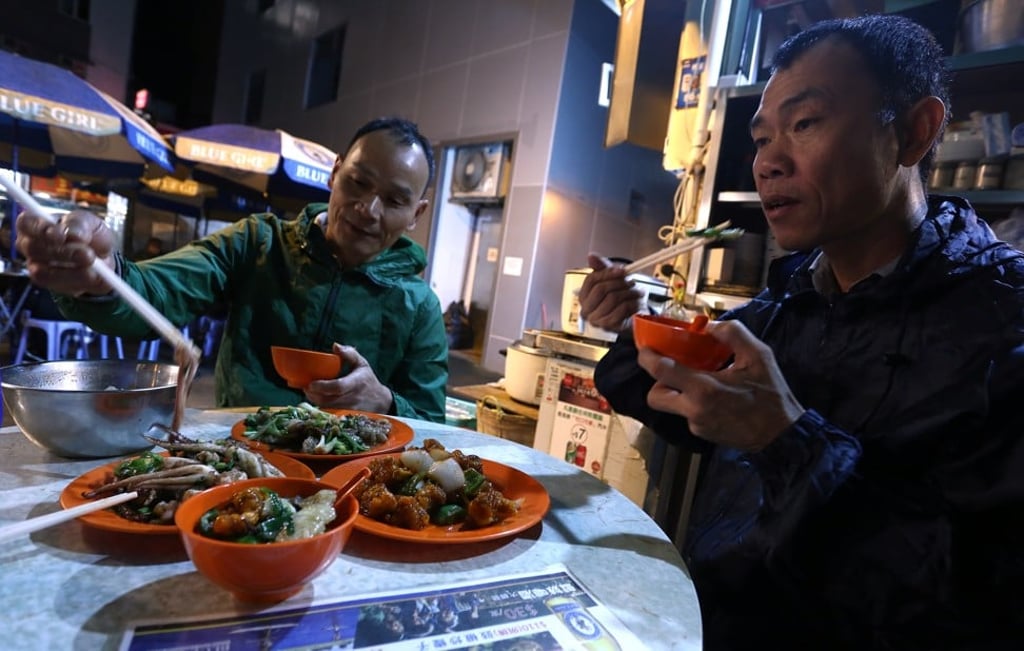 Diners at Sing Kee. Photo: Jonathan Wong