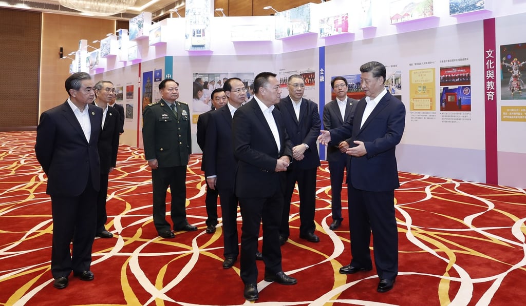 President Xi Jinping (right) visits the China-Portuguese-speaking Countries Commercial and Trade Service Platform Complex. Photo: Handout