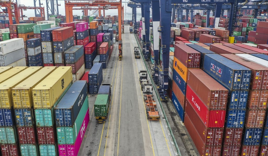 Hong Kong’s economy shrank 3.2 per cent in the third quarter. Photo: Roy Issa