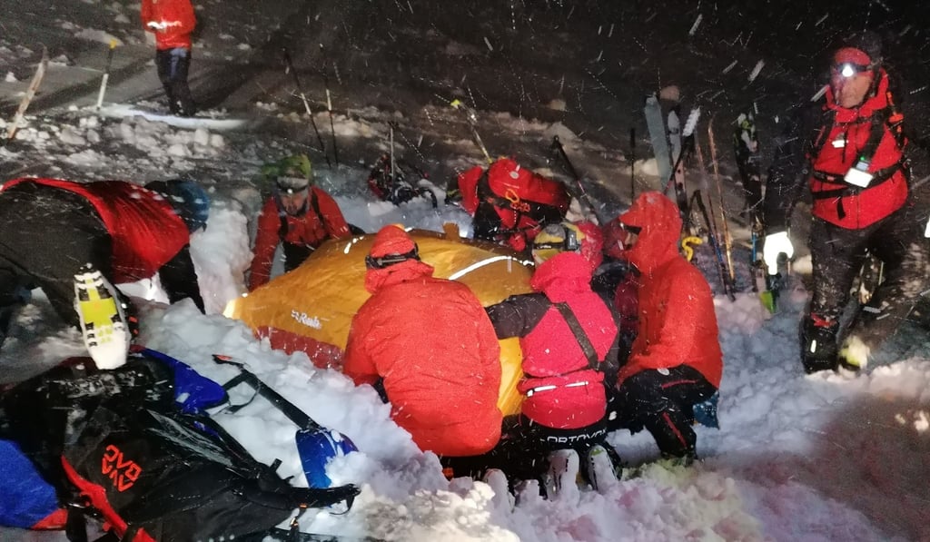 Mountain rescuers at the scene of an avalanche at the Pleschnitzzinken mountain near Pruggern, Austria. Photo: EPA-EFE/Bergrettung Groebming Handout Mountain rescuers at the scene of an avalanche at the Pleschnitzzinken mountain near Pruggern, Austria. Photo: EPA-EFE/Bergrettung Groebming Handout