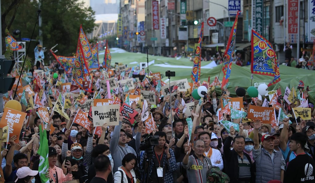 Thousands hit the streets of Kaohsiung to protest against KMT presidential candidate Han Kuo-yu. Photo: EPA-EFE