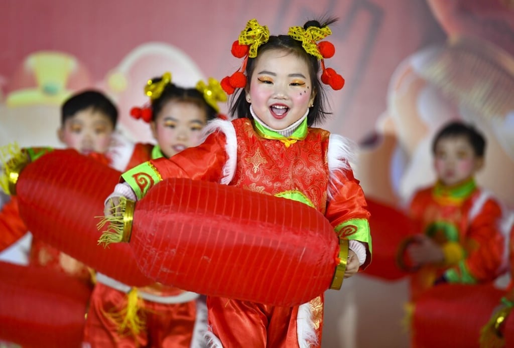 Children dance during a gala celebrating the upcoming Chinese Lunar New Year at Daiyao Village, in Mengcheng County of Bozhou City, Anhui province, China, on January 8, 2020. Photo: Xinhua