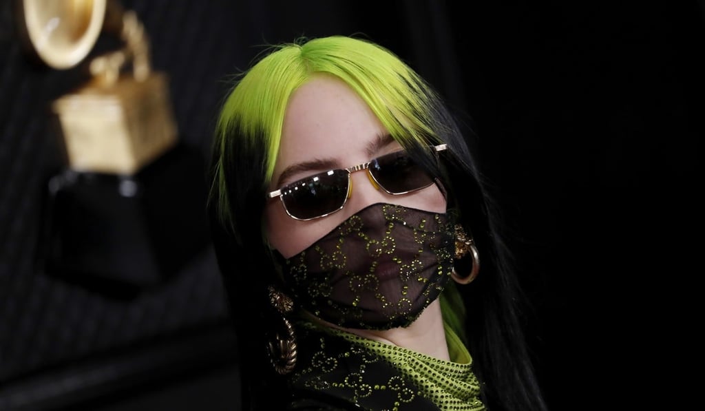 Billie Eilish arrives in a mask. Photo: EPA