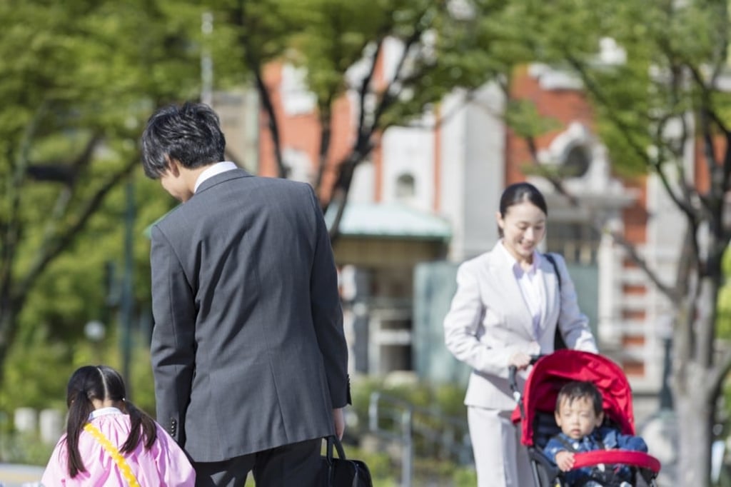 The number of dual-career couples is on the rise. Photo: Getty Images/a-clip RF