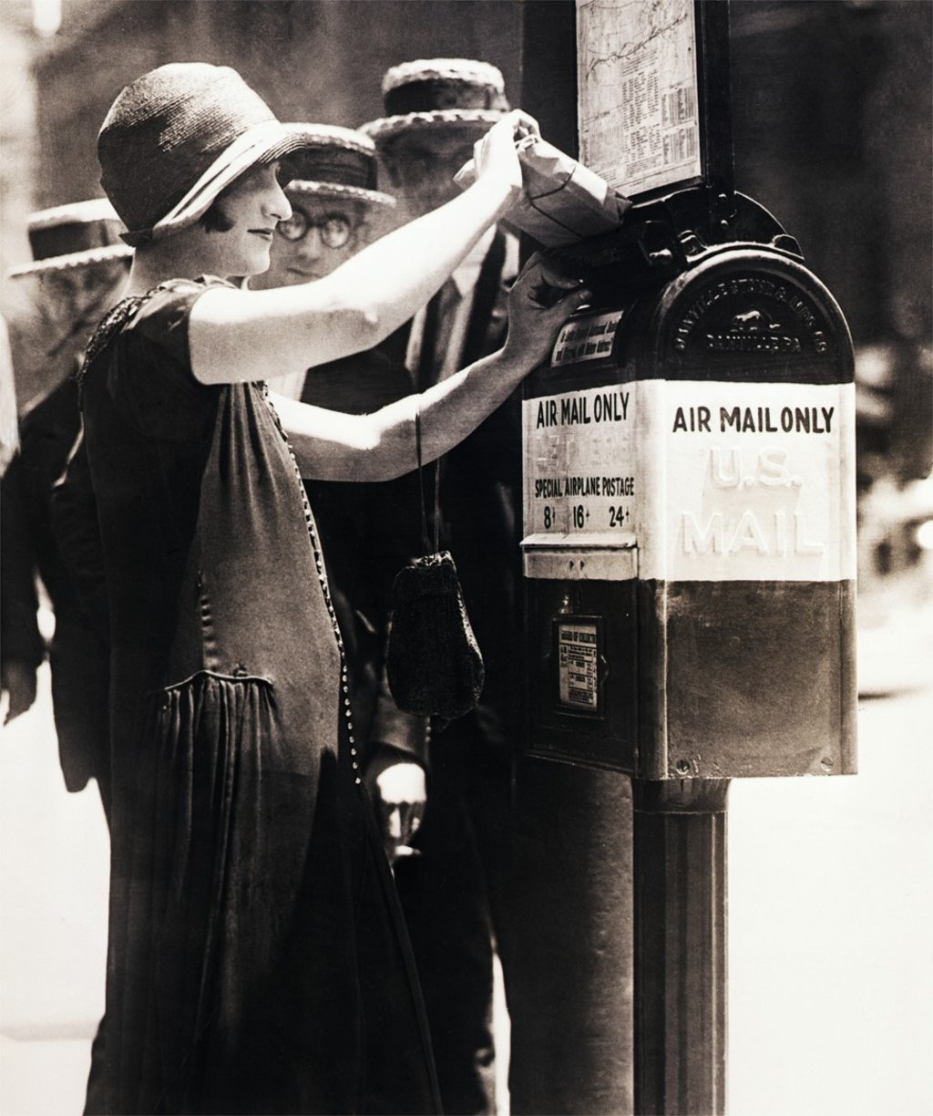 An airmail post box in Boston, in the United States, in 1924. Photo: Getty Images An airmail post box in Boston, in the United States, in 1924. Photo: Getty Images
