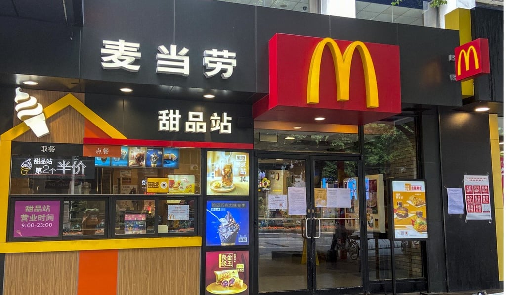 Residents can still get takeaway meals in Guangzhou, but they have been encouraged to order online and have them delivered. Photo: He Huifeng