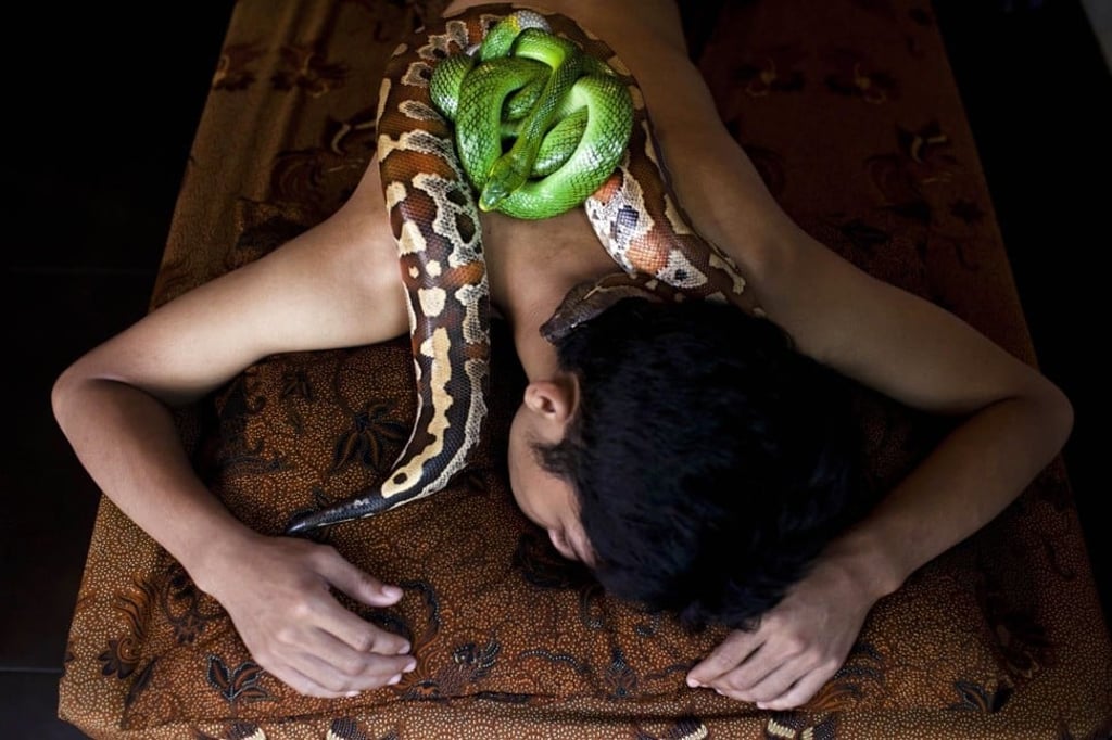 Snake massage. Photo: Bali Heritage Reflexology & Spa Snake massage. Photo: Bali Heritage Reflexology & Spa