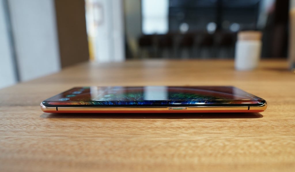 The Oppo Find X2 Pro has a curved-edge OLED screen. Photo: Ben Sin