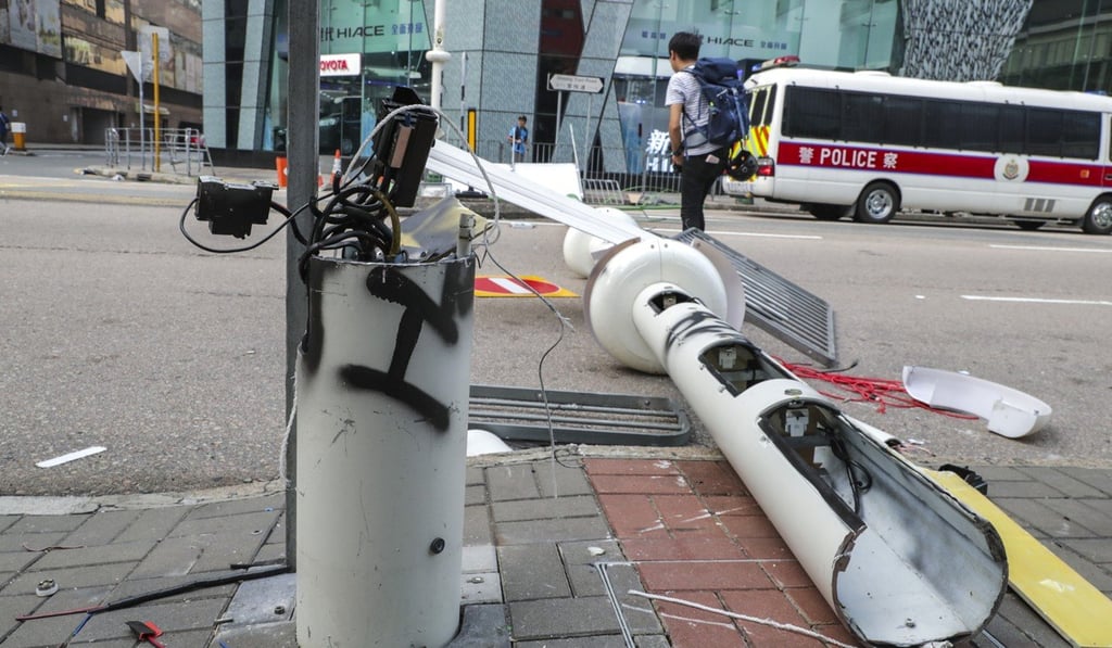 A smart lamp post damaged during anti-government riots along Sheung Yuet Road in Kowloon Bay on August 24, 2019. Photo: Edmond So