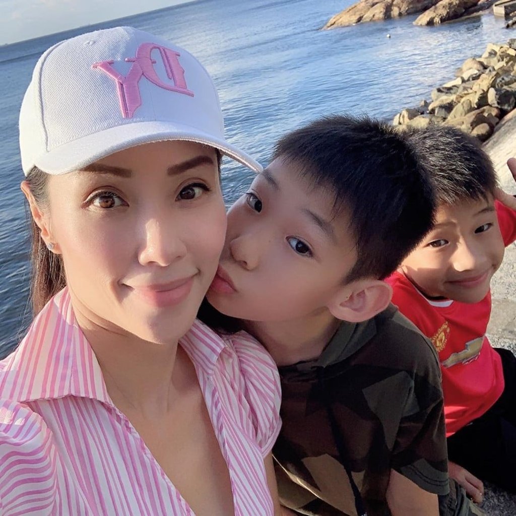 A day out with her sons at Stanley Bay. Photo: @deniseyeung888/Instagram A day out with her sons at Stanley Bay. Photo: @deniseyeung888/Instagram