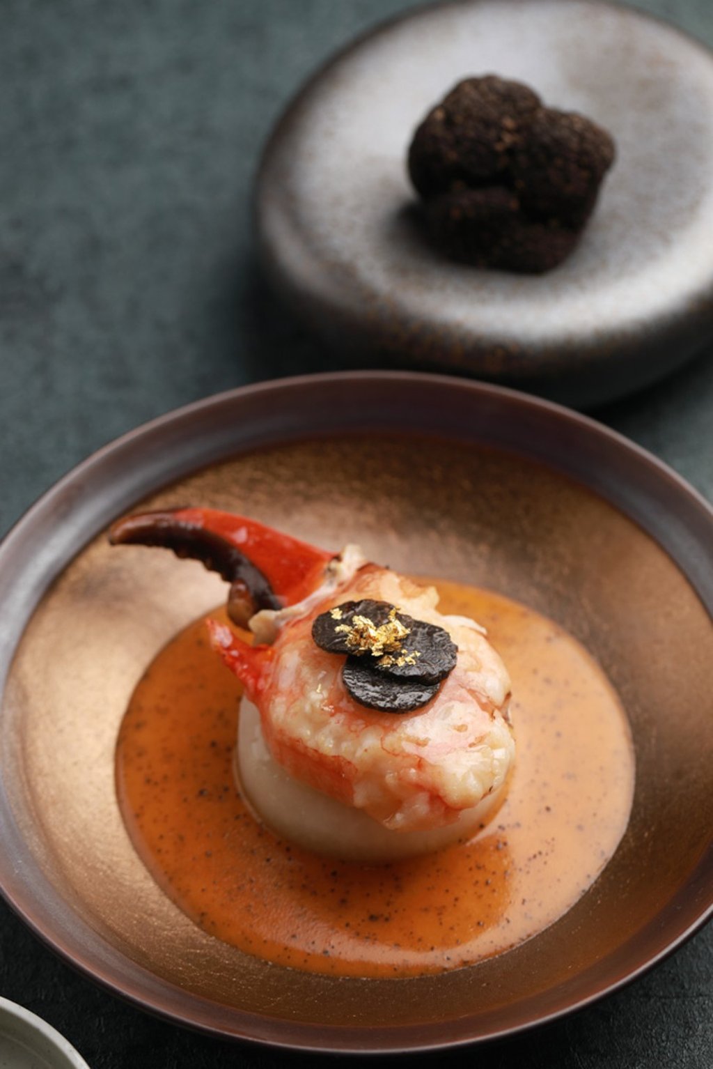 Steamed fresh crab with winter melon.