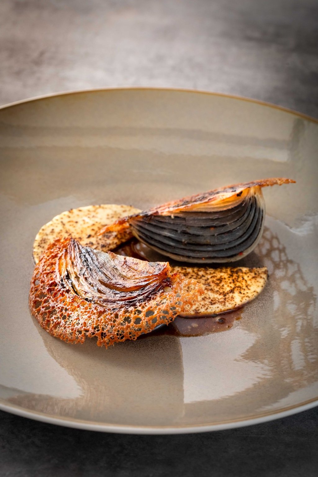 Cévennes onion, black truffle.