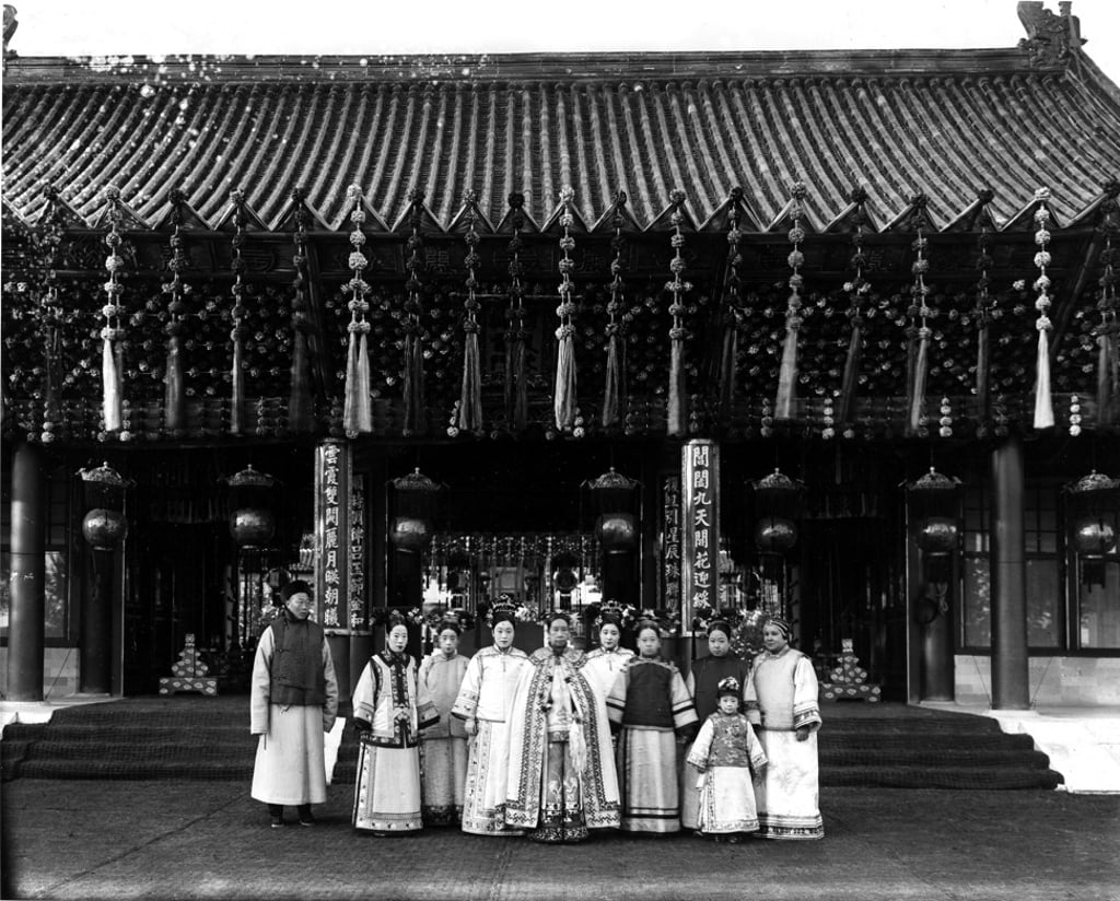 Empress Dowager Cixi and her court. Photo: Getty Images Empress Dowager Cixi and her court. Photo: Getty Images