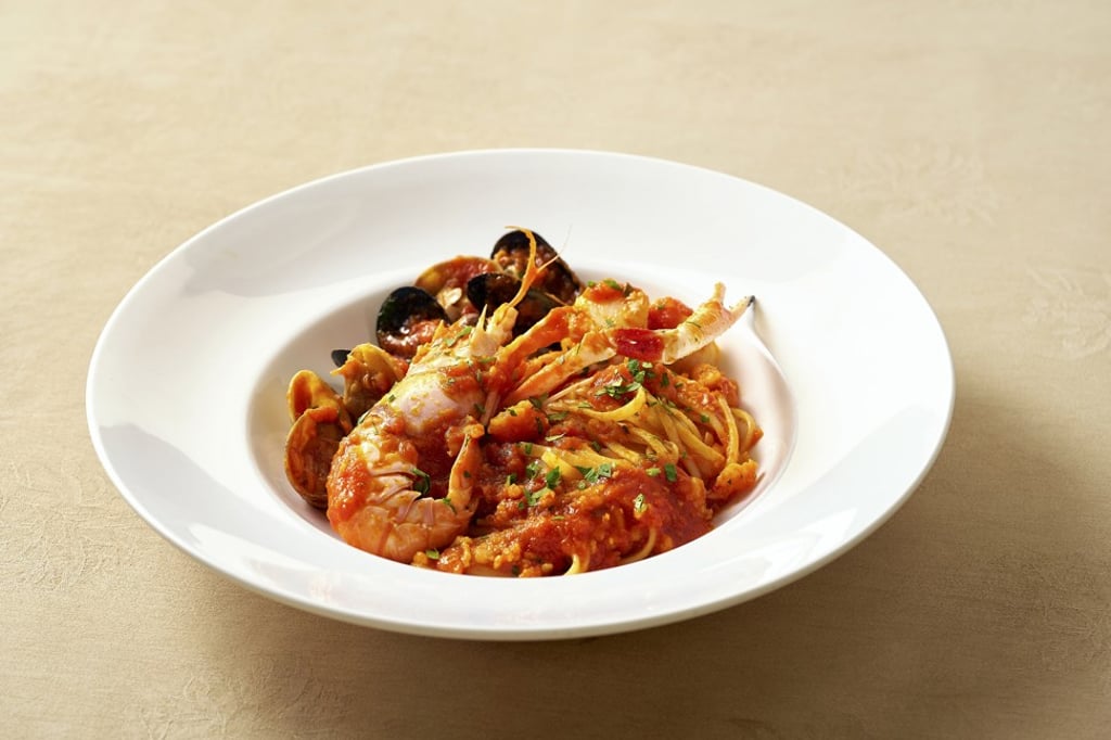 Linguine with scampi, clams and mussels is a Sabatini original.