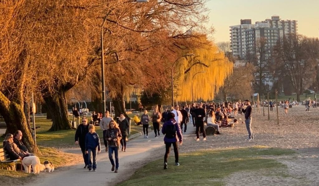 A photo taken at Kitsilano Beach in Vancouver on March 18, the day that Vancouver's mayor said he would declare a state of emergency over the Covid-19 pandemic. Photo: Handout