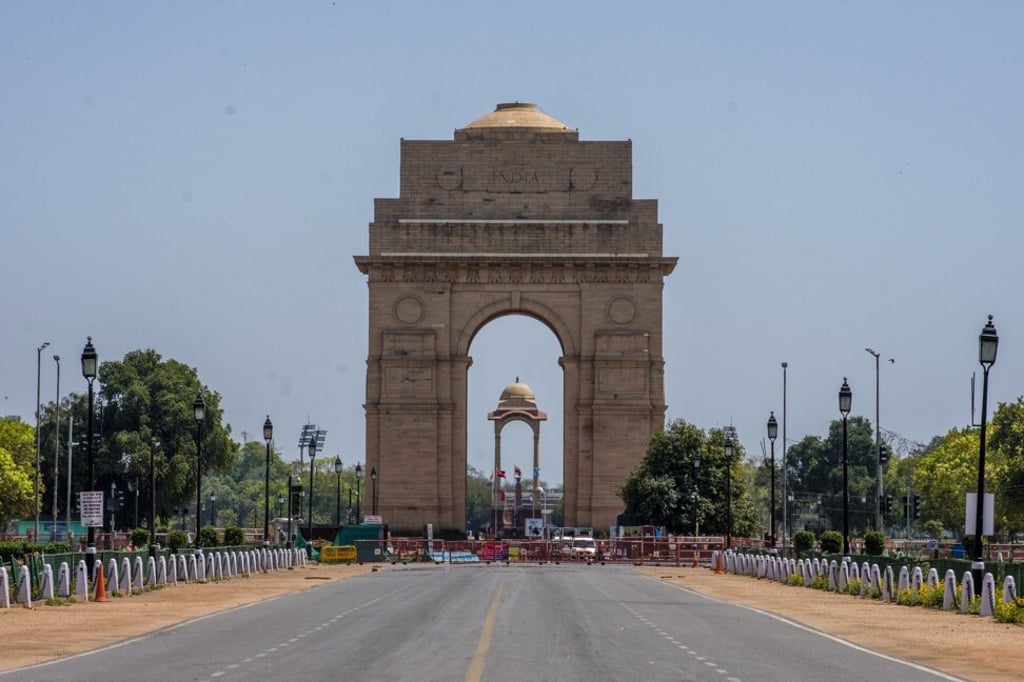 A pollution-free India Gate on March 30, 2020. Photo: Getty Images