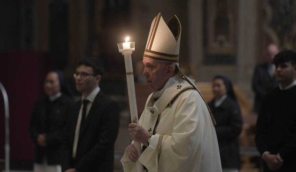 Pope Francis (C) leaves at the end of the Easter vigil Mass in St. Peter's Basilica. Photo: EPA-EFE