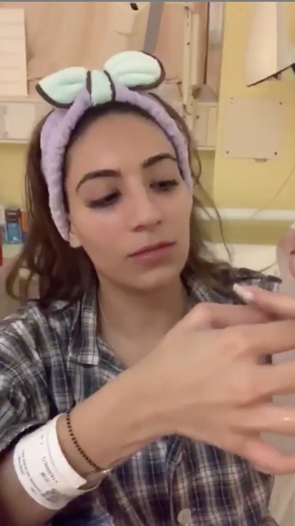 Screen capture from an Instagram make-up tutorial video made by Moor in hospital. Photo: Instagram Screen capture from an Instagram make-up tutorial video made by Moor in hospital. Photo: Instagram