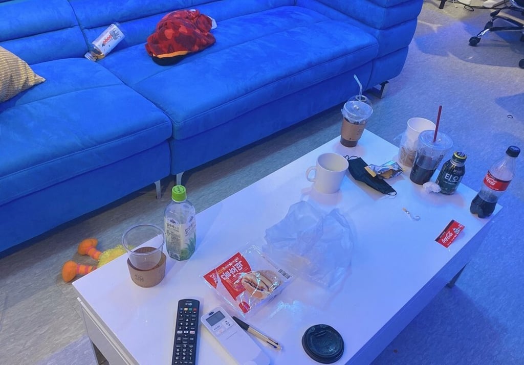 Woozi’s studio is, to put it bluntly, a mess. Photos: Seventeen/Weverse