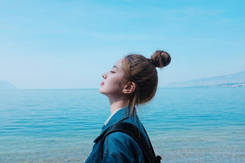 Dahyun was born Kim Da-hyun in 1998.