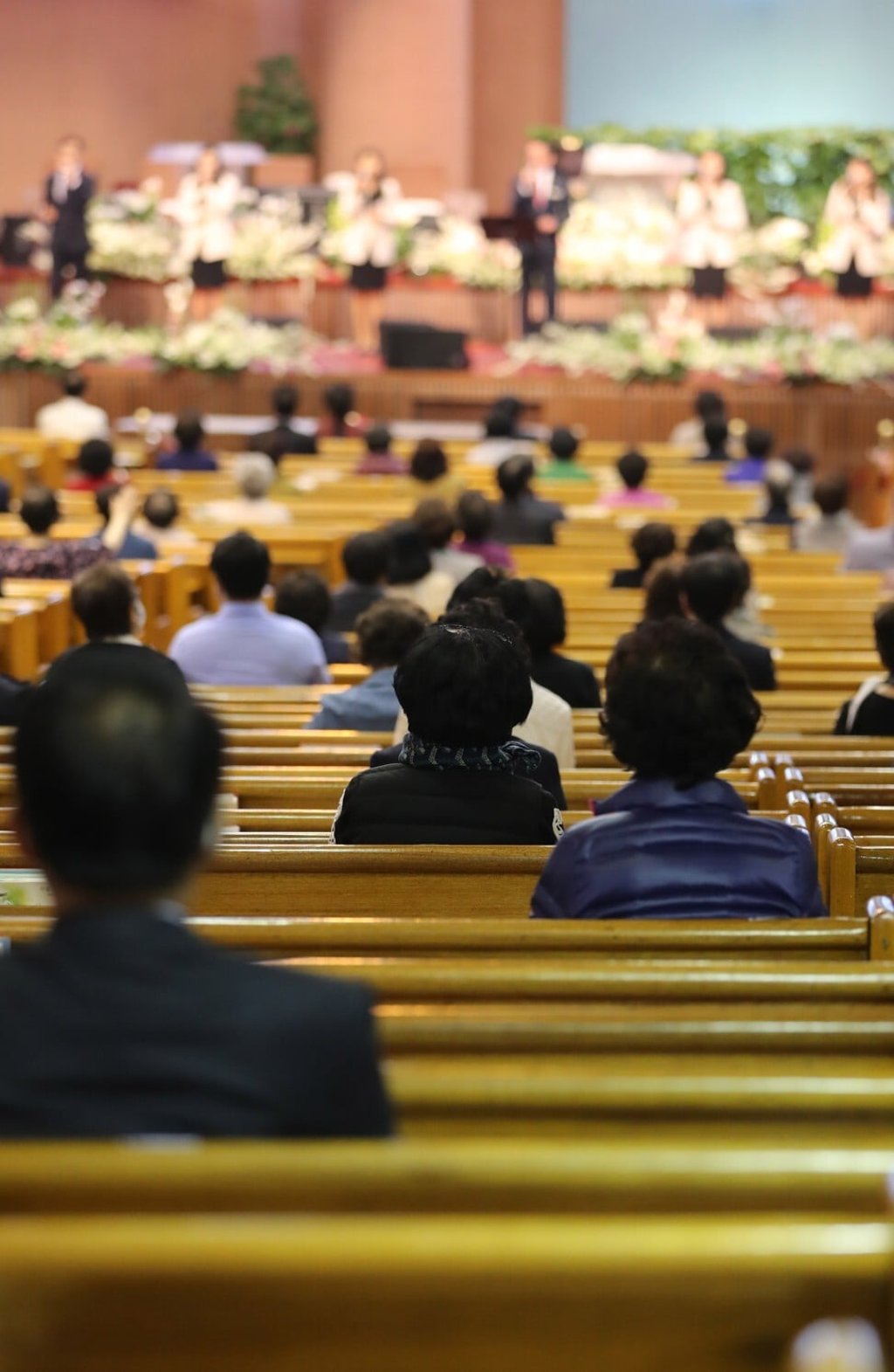 Members of Yoido Full Gospel Church attend a public mass in Seoul, South Korea, on Sunday Photo: EPA Members of Yoido Full Gospel Church attend a public mass in Seoul, South Korea, on Sunday Photo: EPA