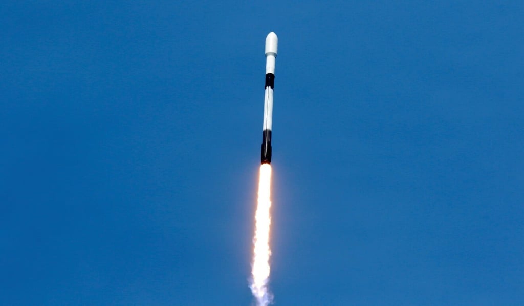 A SpaceX Falcon 9 rocket lifts off from pad 39A with the seventh batch of SpaceX broadband network satellites, at the Kennedy Space Centre. Photo: Reuters