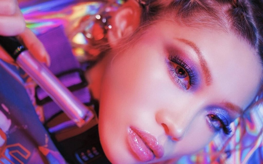 Maggie Fu is a make-up artist and manicure enthusiast.