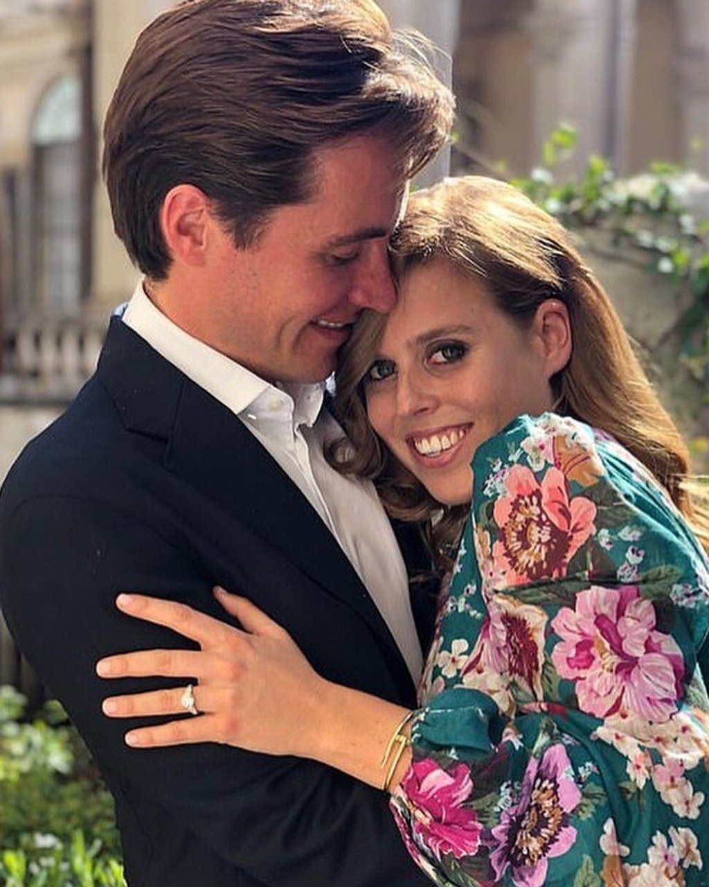 Princess Beatrice's engagement ring. Photo: @royalstylewatch/Instagram