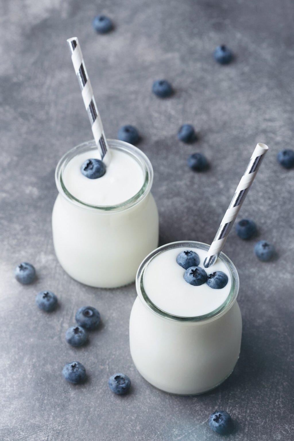 Greek yogurt with blueberries is a healthy alternative to ice cream. Photo: Getty Images/iStockphoto