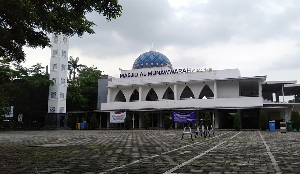 The empty Mosque Al-Munawwarah, Witana Harja, Pamulang. Photo: Muhammad Rusmadi The empty Mosque Al-Munawwarah, Witana Harja, Pamulang. Photo: Muhammad Rusmadi