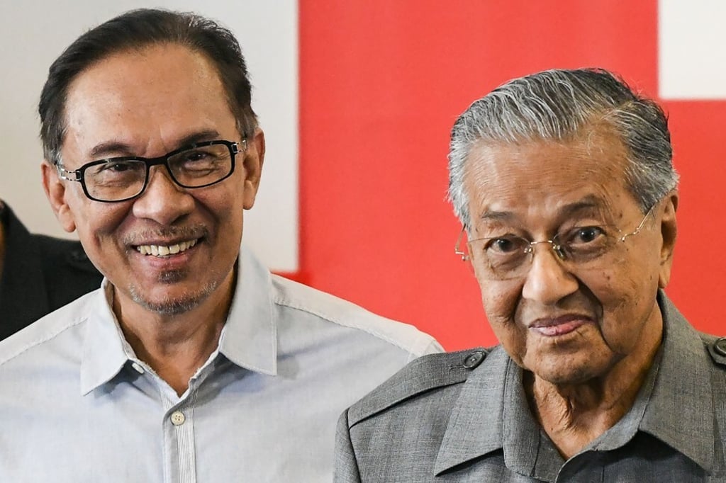 Mahathir Mohamad (right) and Anwar Ibrahim. File photo: AFP