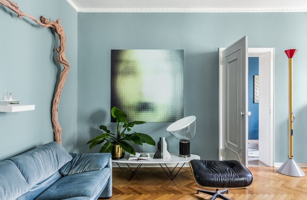 The floors of Giacomo Totti’s Vicenza home are a good reflection of the building’s history. It dates from the mid-1800s, but underwent structural changes in the 1950s. There is cherrywood parquet in a herringbone pattern, typical of that time, and the stone floors are a large-format Palladiana, common throughout Veneto.