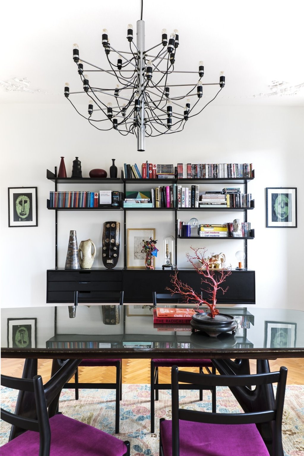 Totti decided to make use of artists from his own region – lesser-known talent as well as the internationally famous.