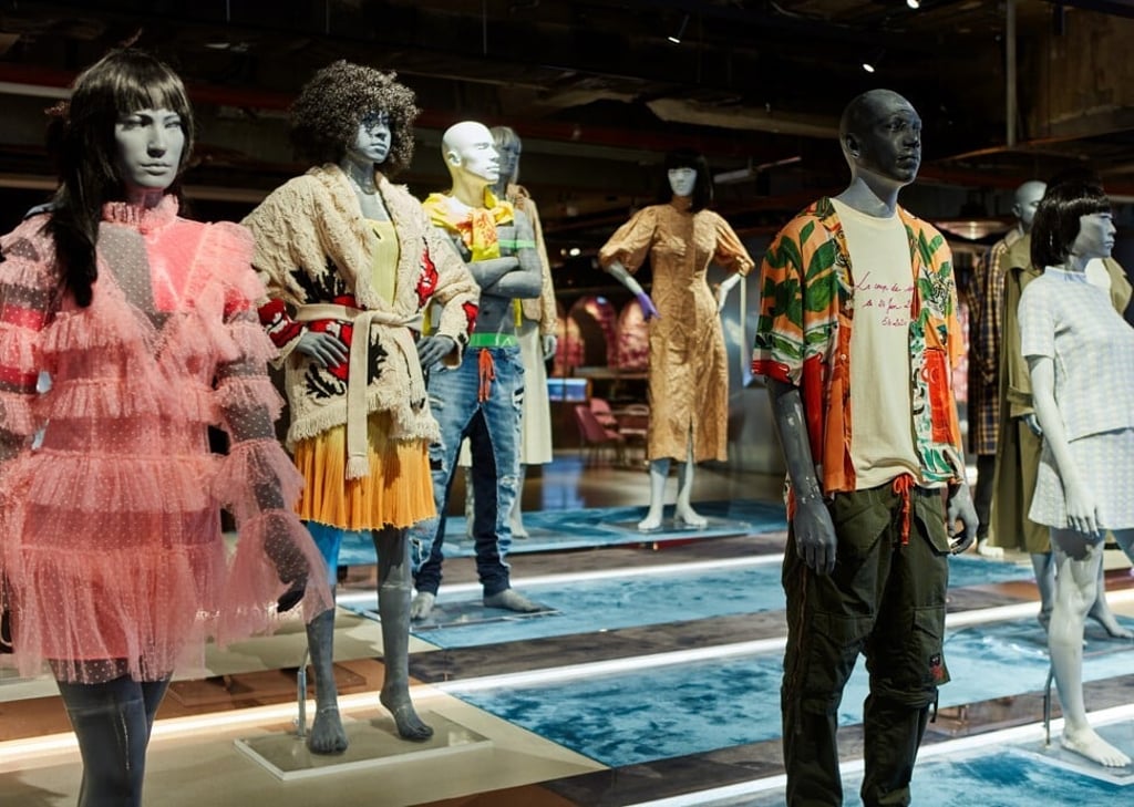 The mannequins on K11 Antonia’s shop floor are made using 3D scanning and print technologies which look hyperrealistic because they are modelled on real people. The mannequins on K11 Antonia’s shop floor are made using 3D scanning and print technologies which look hyperrealistic because they are modelled on real people.