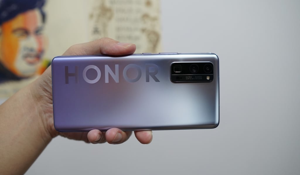 The back of the Honor 30 Pro Plus uses Gorilla Glass 5 and has a matt coating. Photo: Ben Sin