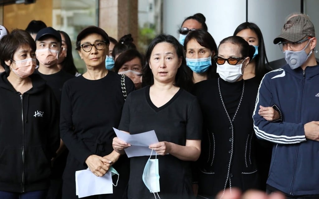Pansy Ho Chiu-king (centre) speaking to the press with Ho's family members outside Hong Kong Sanatorium & Hospital on Tuesday, May 26, 2020. Photo: K. Y. Cheng