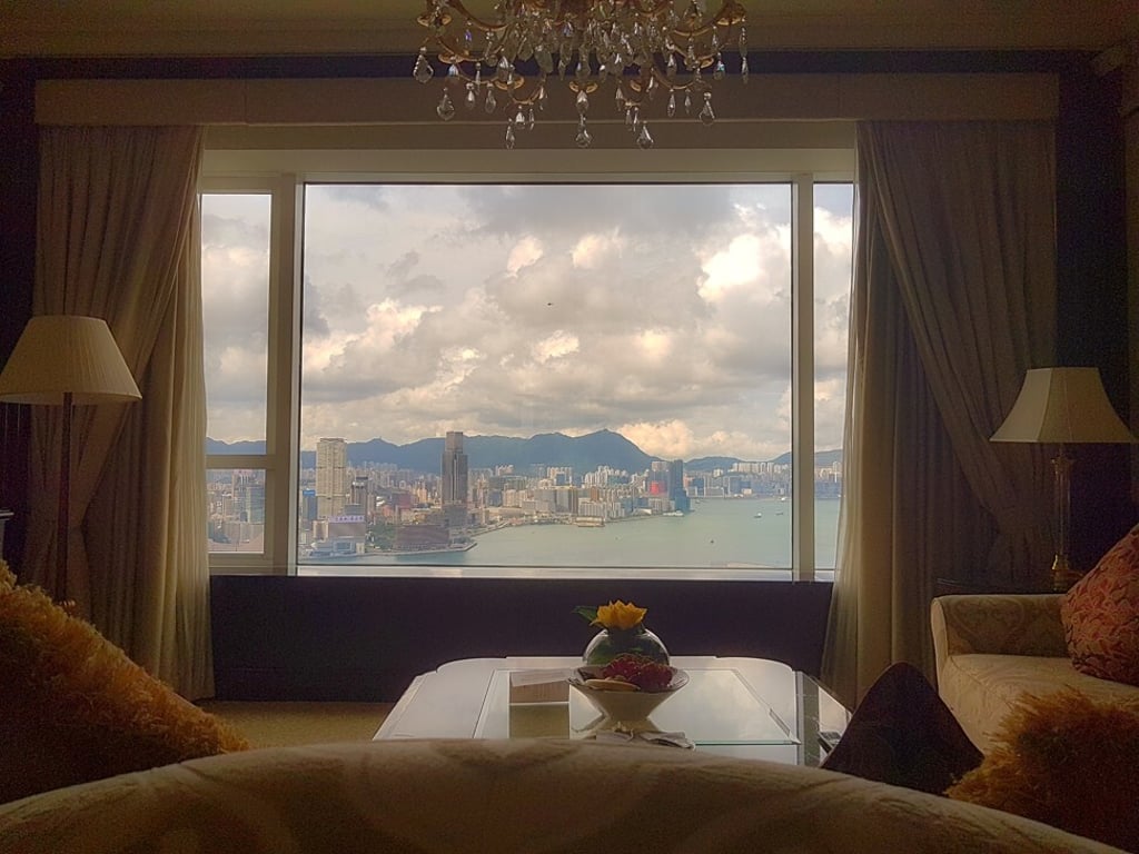 Island Shangri-La Hong Kong offers incredible views. Photo: Island Shangri-La Hong Kong