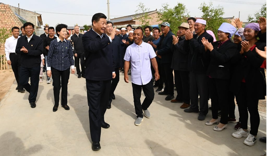 President Xi Jinping visits the village of Hongde in Wuzhong on Monday. Photo: Xinhua President Xi Jinping visits the village of Hongde in Wuzhong on Monday. Photo: Xinhua