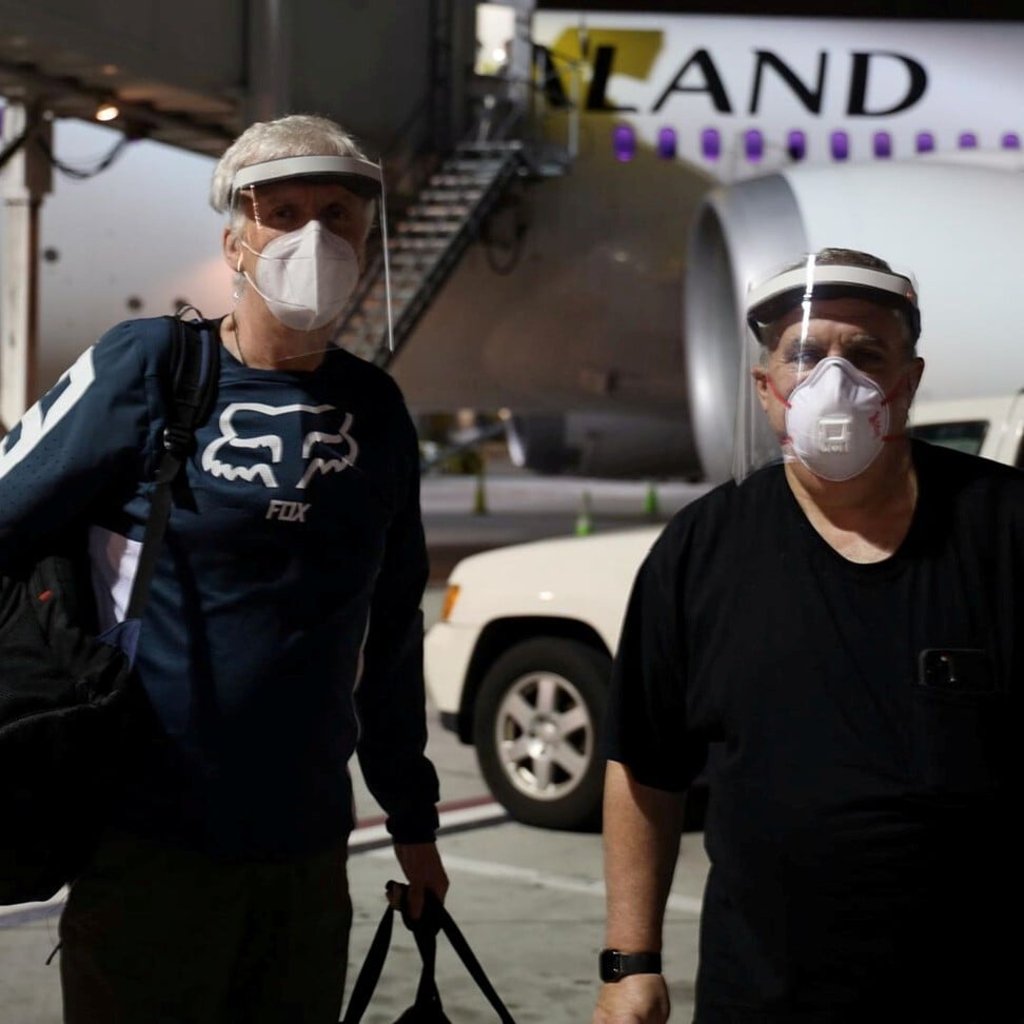 Director James Cameron (L) and US producer Jon Landau arrive at Wellington airport to resume the filming of the Avatar sequels. Photo: Reuters Director James Cameron (L) and US producer Jon Landau arrive at Wellington airport to resume the filming of the Avatar sequels. Photo: Reuters