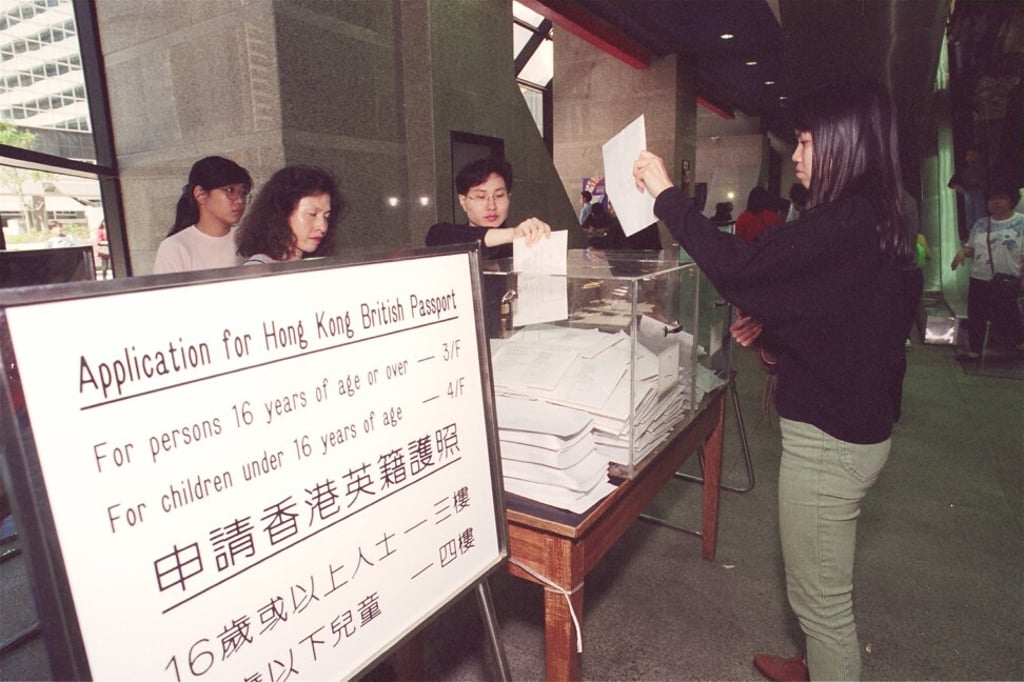 A drop box at Immigration Tower, in Wan Chai, for BN(O) passport applications, in 1993. Photo: SCMP A drop box at Immigration Tower, in Wan Chai, for BN(O) passport applications, in 1993. Photo: SCMP