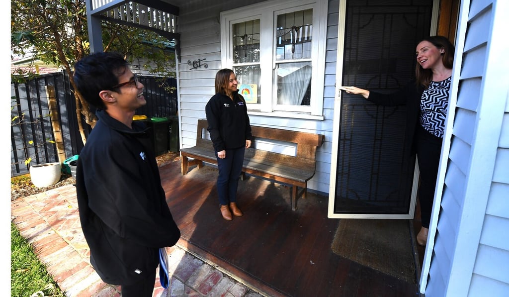 Department of Health and Human Services Victoria community engagement teams are door knocking residents in coronavirus hotspots to provide additional information about the virus. Photo: EPA-EFE Department of Health and Human Services Victoria community engagement teams are door knocking residents in coronavirus hotspots to provide additional information about the virus. Photo: EPA-EFE