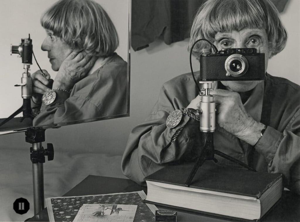 Ilse Bing recreates her 1931 self-portrait in New York in 1986. Photo: Ilse Bing / F11 Foto Museum Ilse Bing recreates her 1931 self-portrait in New York in 1986. Photo: Ilse Bing / F11 Foto Museum