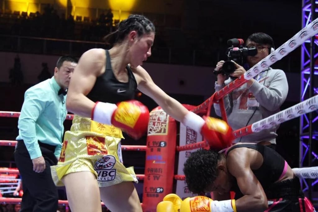 Cai Zongju fights during her WBC International title defence against Debora Rengifo of Venezuela. Cai Zongju fights during her WBC International title defence against Debora Rengifo of Venezuela.