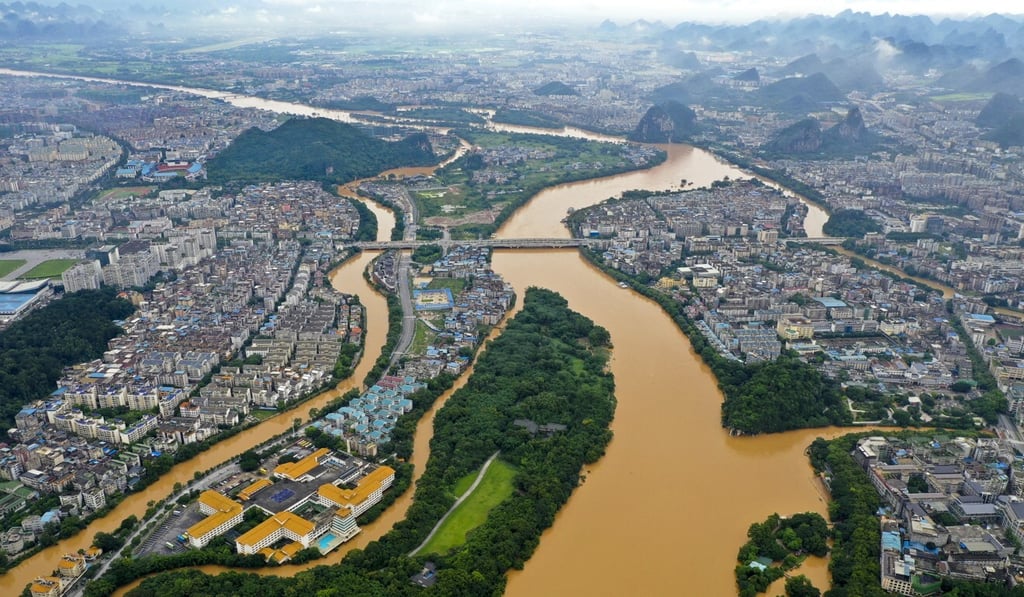 An aerial photo of Guilin City taken on June 9 shows the Lijiang River in flood after continuous torrential rain. Photo: Xinhua