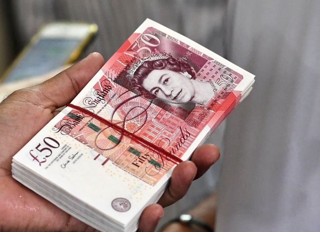 The Queen wears this tiara on British banknotes. Photo: AFP