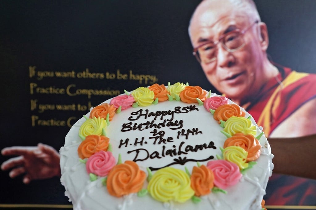 Hundreds of monks and Tibetan people participated in prayer and cultural Tibetan activities to mark the Dalai Lama’s birthday on July 6, 2020. Photo: EPA-EFE Hundreds of monks and Tibetan people participated in prayer and cultural Tibetan activities to mark the Dalai Lama’s birthday on July 6, 2020. Photo: EPA-EFE
