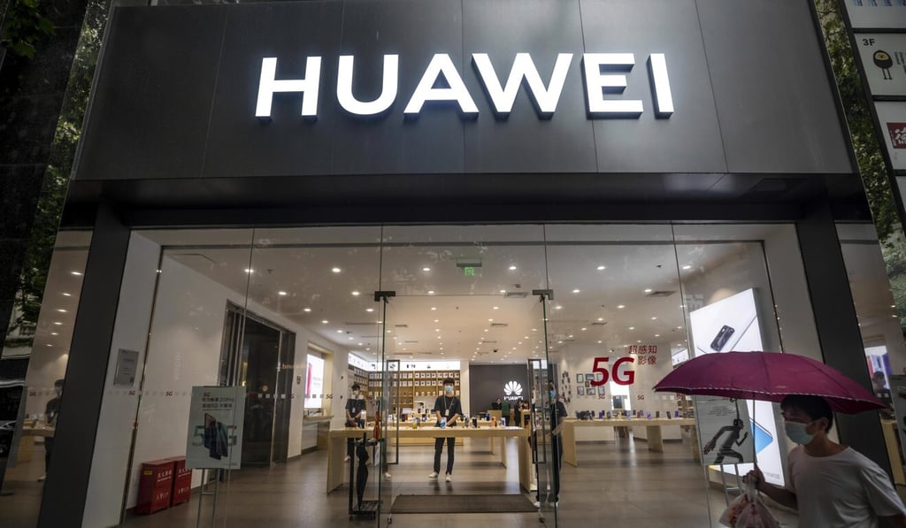 A Huawei shop in Shanghai, China. Photo: EPA-EFE
